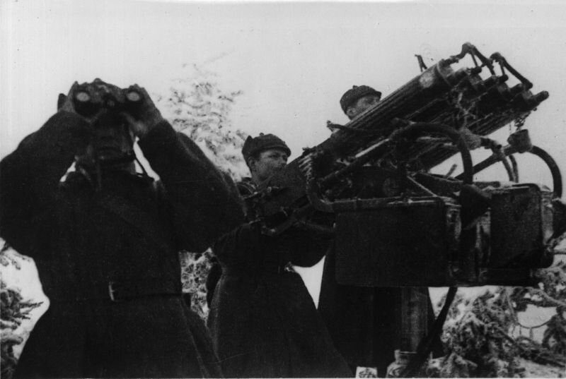 Расчет советской зенитной пулеметной установки М-4 командира Давлеткулова, начало 1940 года. Фотография: Александр Устинов