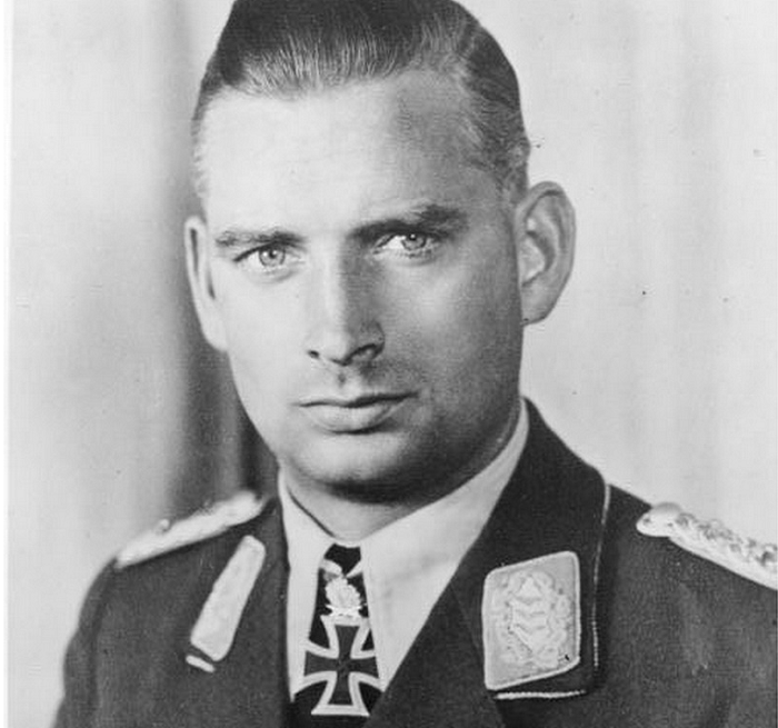 Оберст Ганс-Йоахим Херрманн в 1944 году