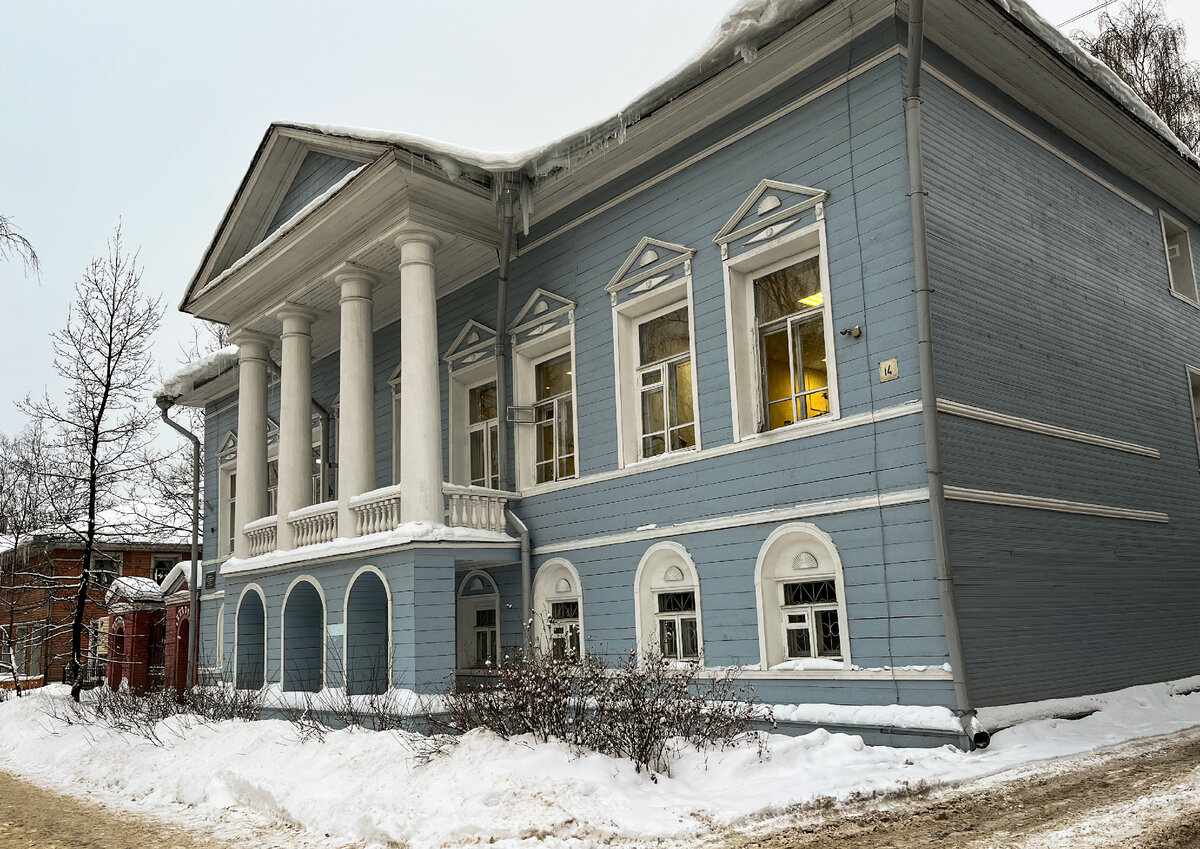 Резные палисады, ажурные наличники и воздушные балконы в Вологде-где-где:  полюбуемся на деревянную архитектуру старинного города | Зачем я там была?  | Дзен