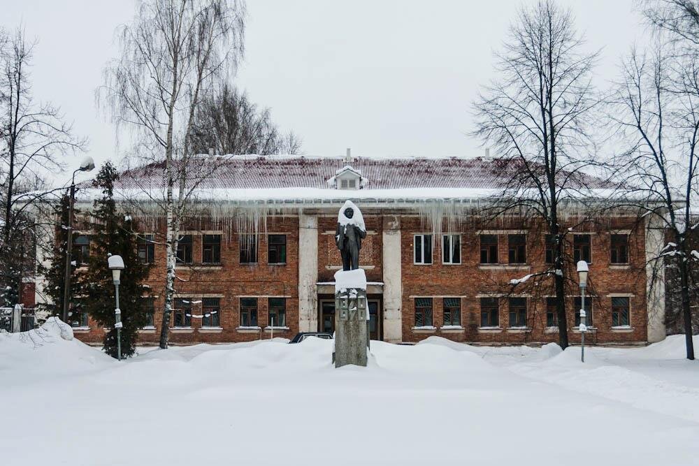 Главная проходная ЛРЗ. Объект исторического наследия. где-то здесь в 1905 встречались большевики