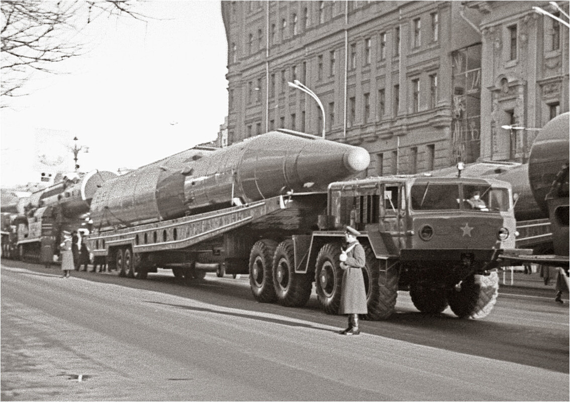 Ракета Р-14 https://yandex.ru/images/search?pos=17&img_url=http%3A%2F%2Fs4.fotokto.ru%2Fphoto%2Ffull%2F90%2F903043.jpg&text=ракета%20р-14%20фото&lr=20086&rpt=simage&source=serp