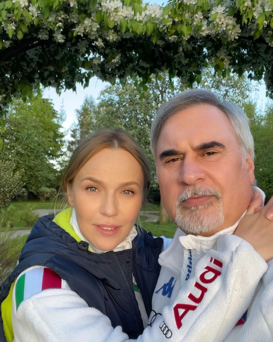    Альбина и Валерий долго скрывали свой роман Соцсети Альбины Джанабаевой