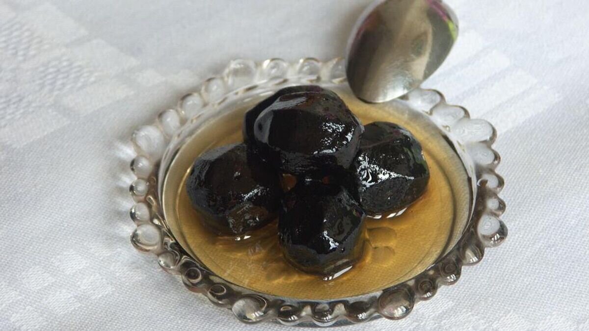    Варенье из ореховCC BY-SA 3.0 / Fuad Malikov / Walnut jam; azerbaijani cuisine