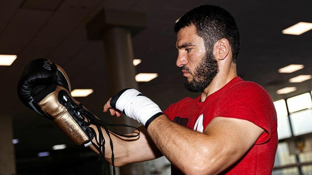    Артур Бетербиев© Фото : Соцсети