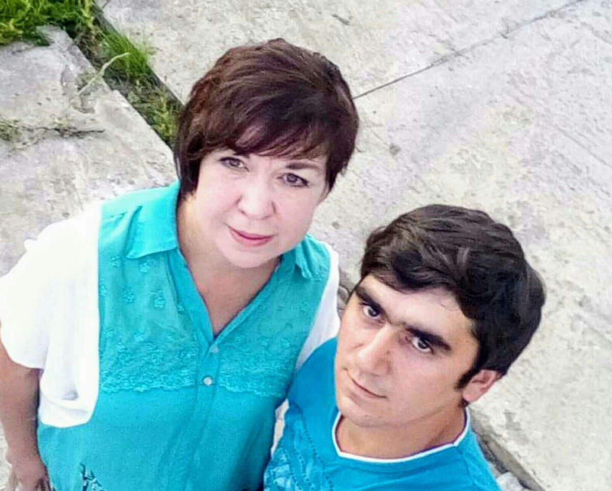 молодой кавказец и мама рассказы. кавказские мамочки. молодой кавказец и мама рассказы. красивые пары кавказа. кавказские парни.