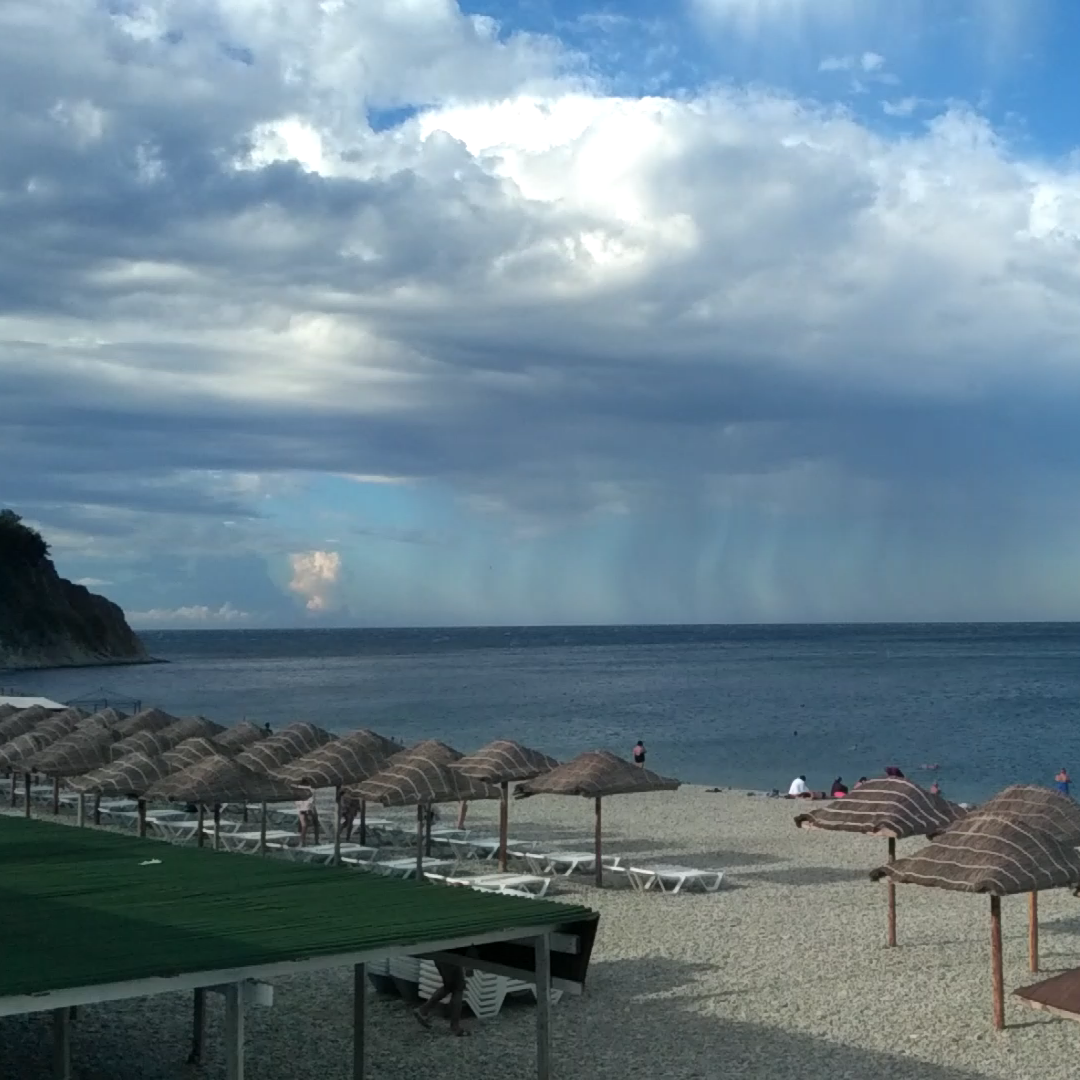 Тучи сгущаются