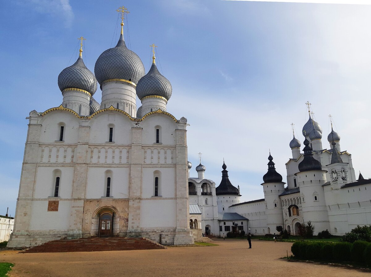 Владычный двор Ростовского Кремля