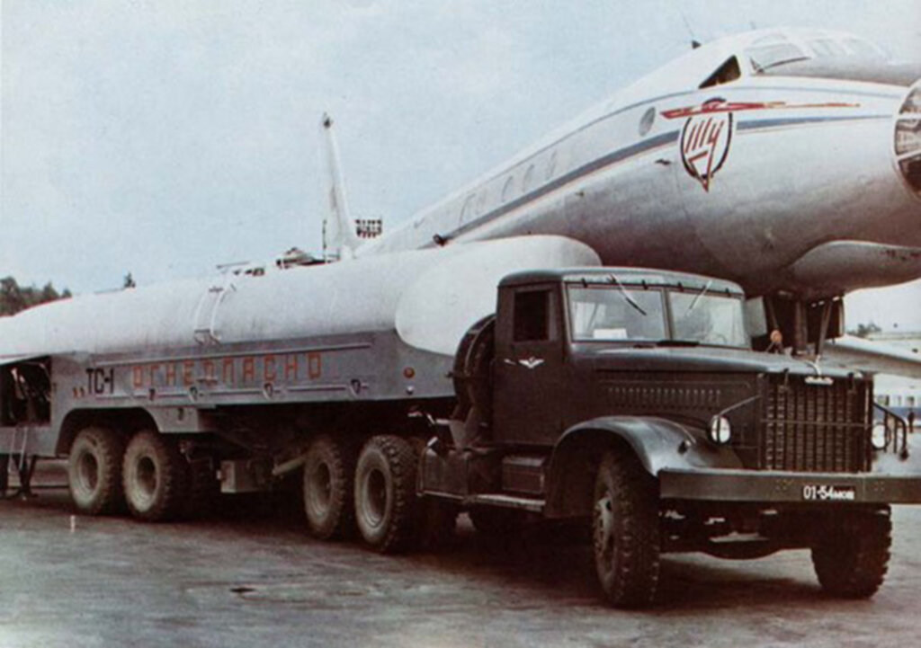 ТЗ-22 и Ту-104