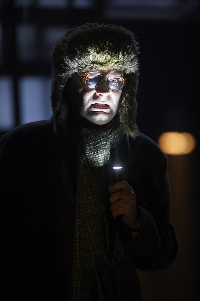 Источник фото:http://www.mayakovsky.ru/performance/starshiy-syn/#lg=1&slide=3