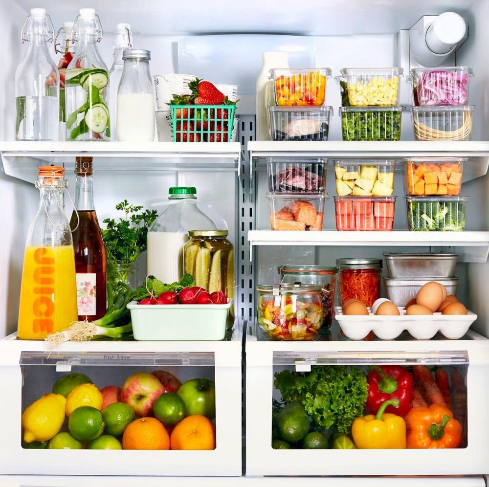 Питание холодильника. Проддуктыв холодильнике. Холодильник с продуктами. Хранение продуктов в холодильнике. Полный холодильник продуктов.