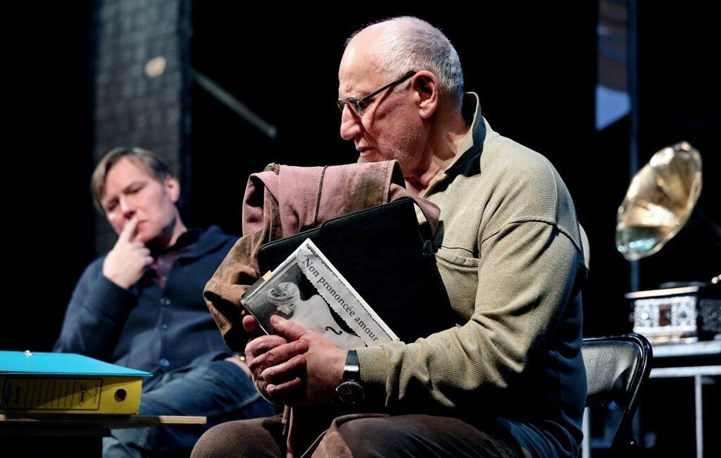 Игорь Гордин и Валерий Баринов в спектакле "Вариации тайны"