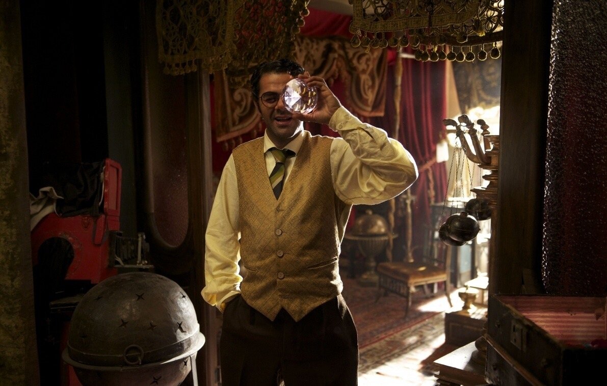 Кадр из фильма "Цыпленок с черносливом", 2011 г.