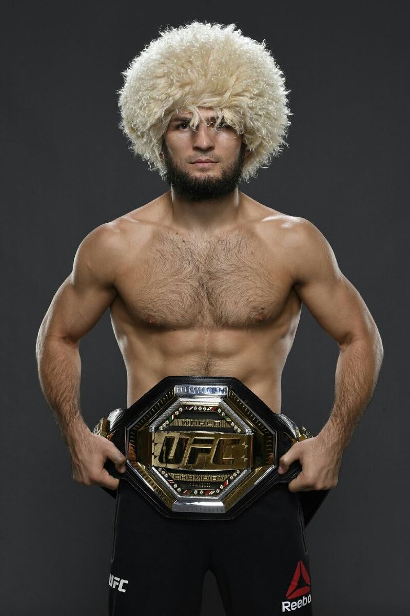 Чемпион UFC, кажется, поспешил с вестями об уходе из спорта. Совсем недавно он вдруг стал намекать, что готов вернуться ради реванша с Конором Макгрегором, если получит за бой 100 млн долларов. И это развитие событий видится вполне реальным. Почему? 
Во-первых, круче боя в современном MMA просто не придумать. Даже возможный бой Джона Джонса с Исраэлем Адесаньей вряд ли привлечёт внимание столь бешеную аудиторию не только любителей смешанных единоборств, но и нейтральных зрителей.

Во-вторых, это будет крутой перфоманс для главы UFC Дэйна Уайта, а, значит, будут и солидные контракты, и серьёзная реклама промоушена. Ведь при всем уважении к другим бойцам именно Макгрегор делает этот вид спорта мегапопулярным.

В-третьих, Хабиб и Макгрегор могут, наконец, закрыть вопрос о сильнейшее бойце лёгкого дивизиона. Всем известно, что перед первым боем ирландец жёстко бухал и не был готов к поединку, в итоге не показав и половины своих возможностей в откагоне.

Но возвращение Орла в откагон может сыграть с ним злую шутку. Недаром многие бойцы и эксперты называют Конора единственным, кто может одолеть непобедимого Хабиба. Такого мнения придерживается даже тренер Нурмагомедова Хавьер Мендес. Он назвал Макгрегора самым опасным соперником для своего подопечного, и при должной подготовке ирландец может шокировать Орла и всю его команду. Думается, настрой у Конора будет что надо.