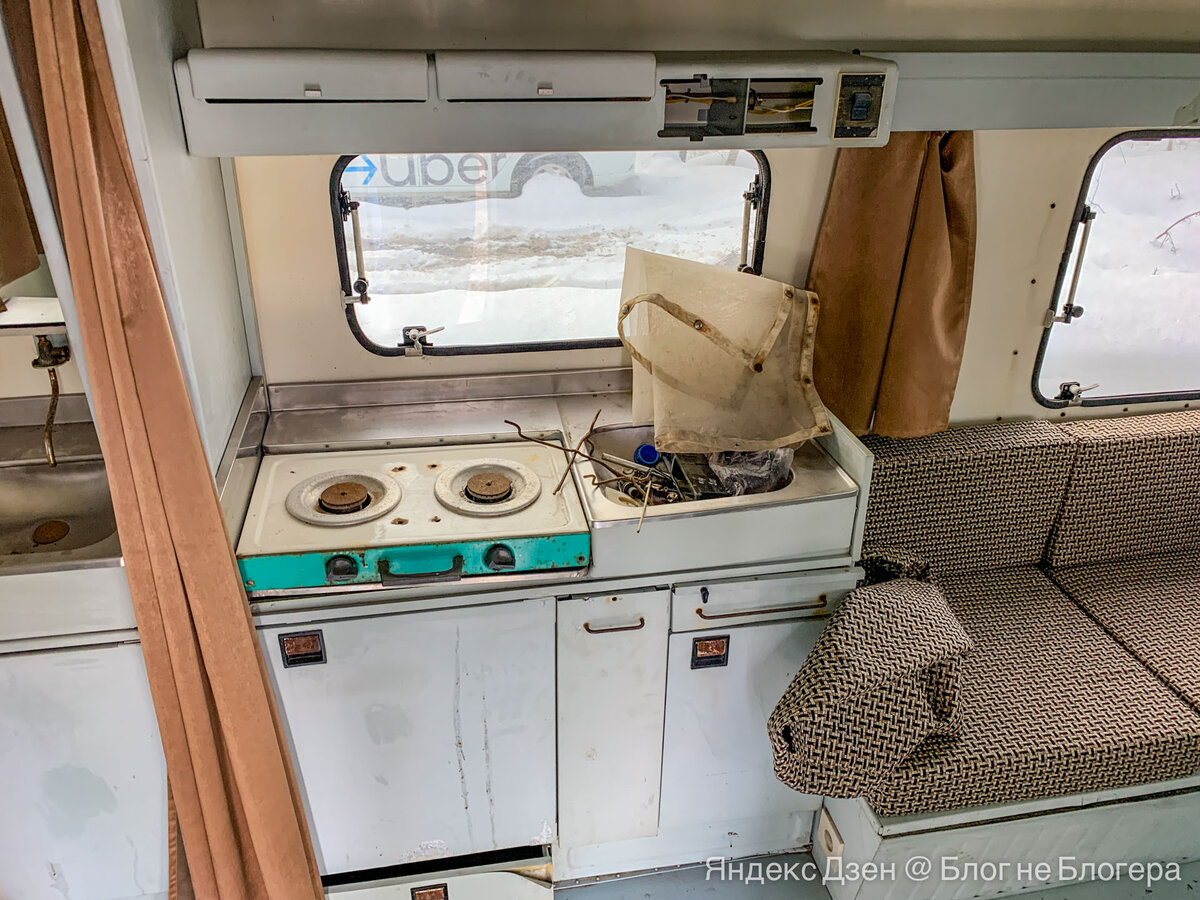 Кухонный блок больше напоминает камбуз на судне