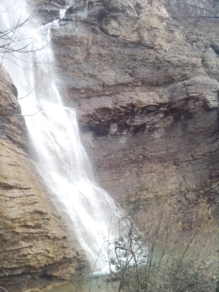 Водопад Учан-Су. Листайте, пожалуйста ->