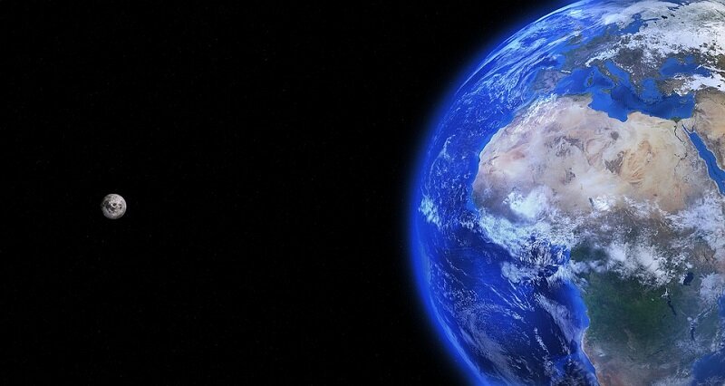 Только из космоса видно, насколько тонки плотные слои атмосферы Земли
