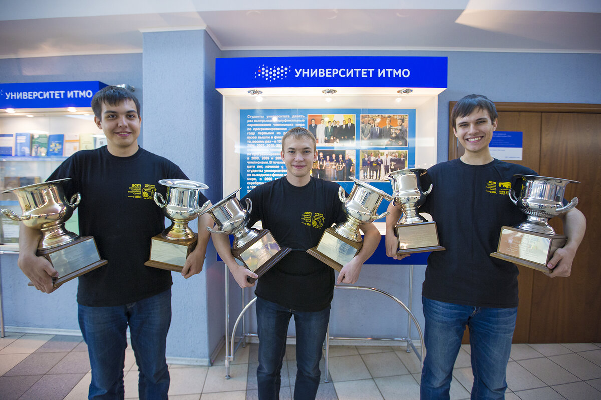 Команда Университета ИТМО , победители Чемпионата мира по программированию, 2015. (Геннадий Короткевич - справа)