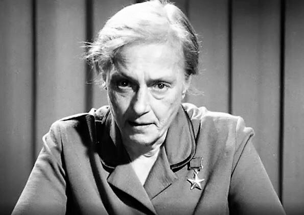 Кадр из документальной программы "Воспоминания Л.М.Павличенко" (1973)