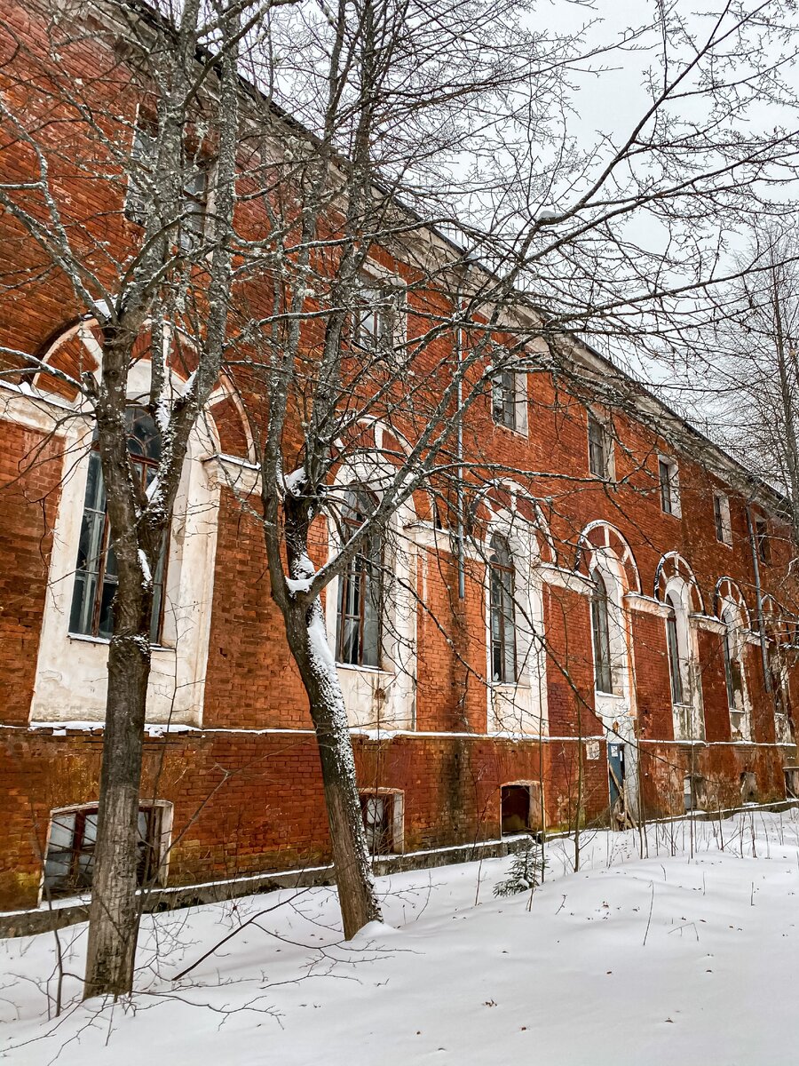 Казармы аракчеева в селищах довоенные фото