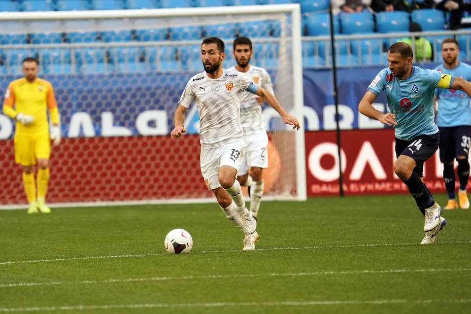 Крылья советов алания прямой эфир. Крылья советов алания прямой эфир. Крылья советов. Фк крылья советов. Крылья советов.