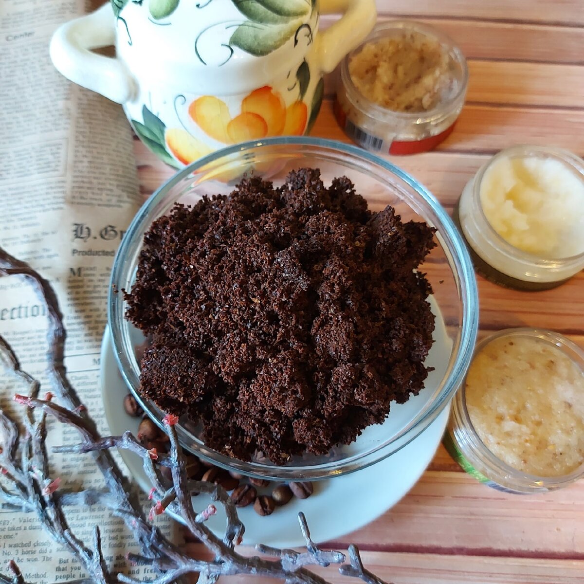 Натуральное, недорогое, действенное средство и всегда есть под рукой, если вы пьете натуральный, а не растворимый кофе. Фото автора