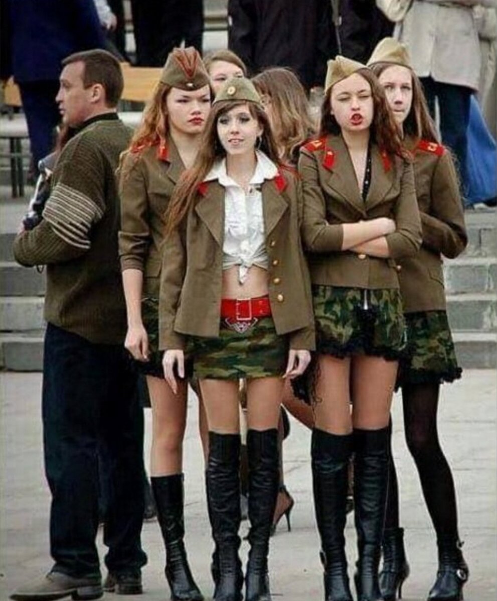 А вот девочки, например, приятные, правда же?