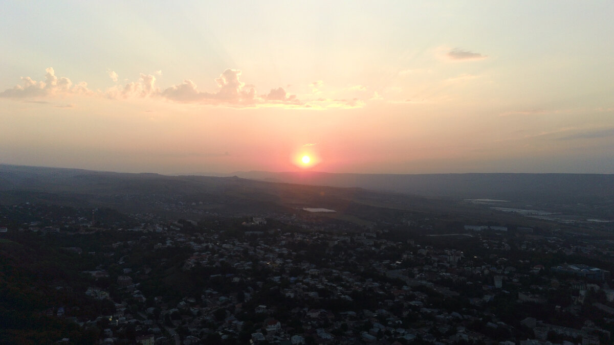 Закат над городом