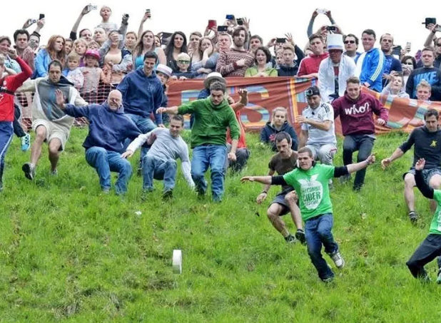 Куперсхиллская сырная головка. Источник изображений: Яндекс. Картинки
