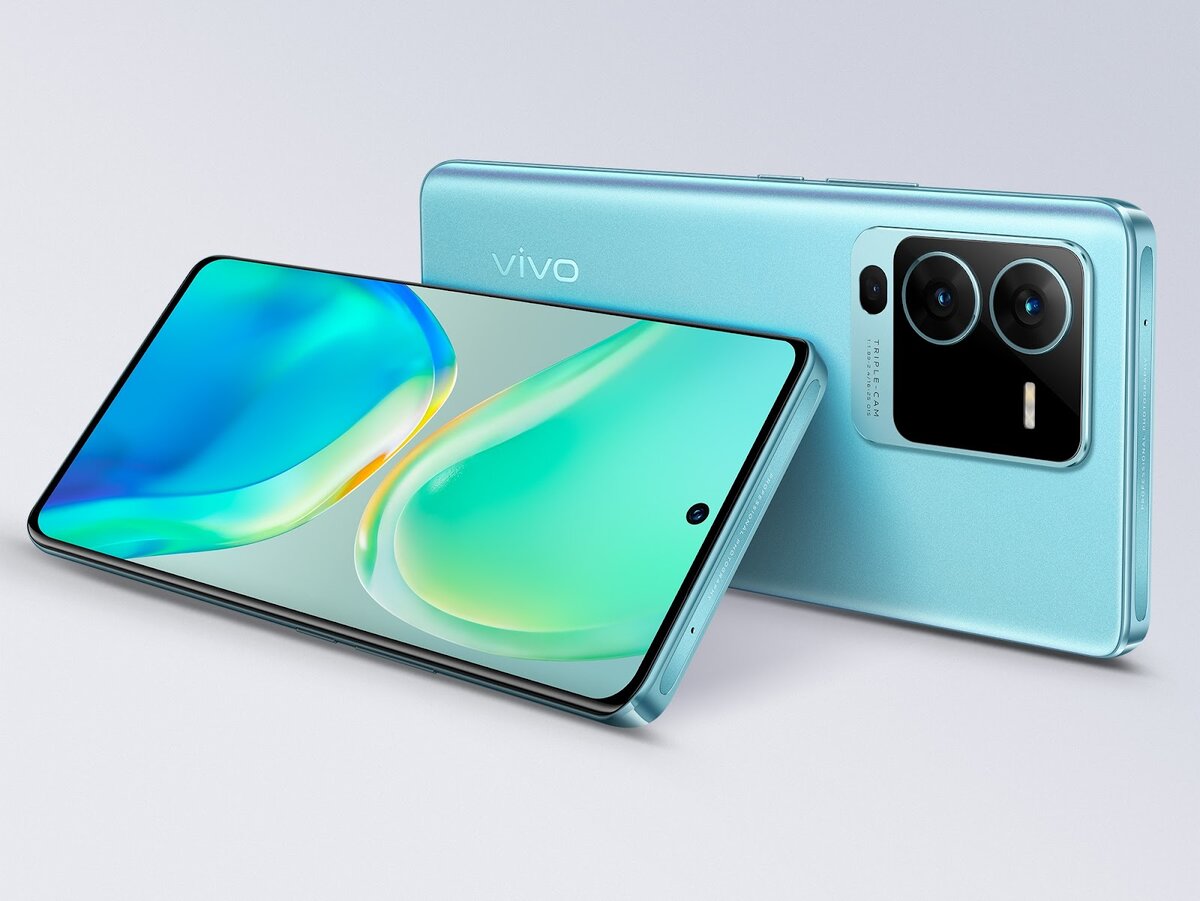 В некоторых гаджетах, например, в vivo V25 Pro вы можете воспользоваться встроенной гибридной стабилизацией изображения – она объединяет в себе оптическую и цифровую системы стабилизации. Первая компенсирует вибрацию камеры, а вторая помогает снизить эффект тряски – в итоге получается максимально плавное видео