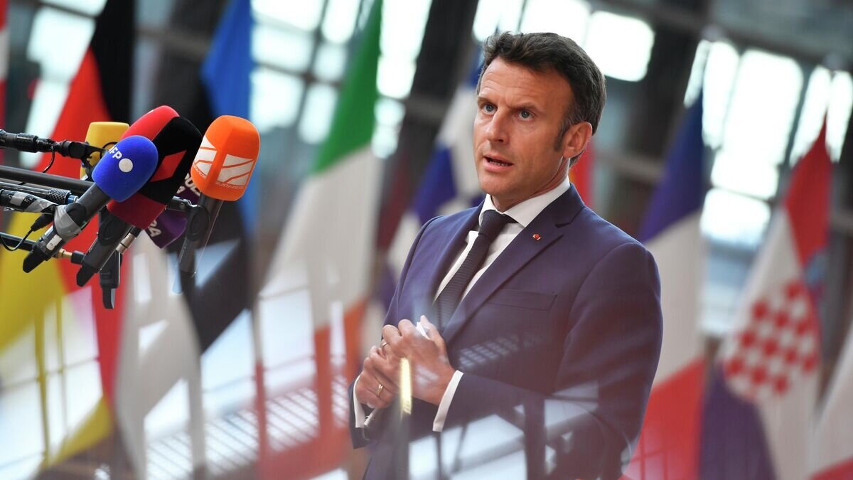    Президент Франции Эммануэль Макрон во время саммита ЕС в Брюсселе© AP Photo / Geert Vanden Wijngaert