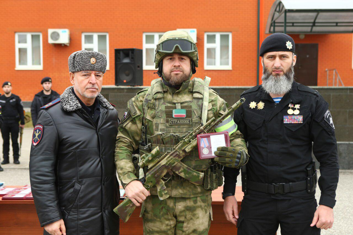 Полки чечни. Замид Чалаев. Чалаев Замид Алиевич. Замид Чалаев Чечня. Командир полка Кадырова Замид Чалаев.