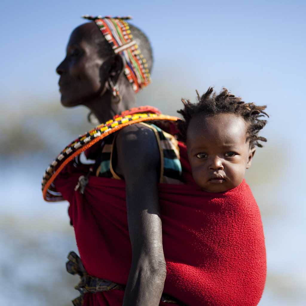 Воспитание детей разных народов. Племя Самбуру Африка Кения. Племя Самбуру Африка Кения дети. Кения дети Самбуру. Африканское племя Самбуру.