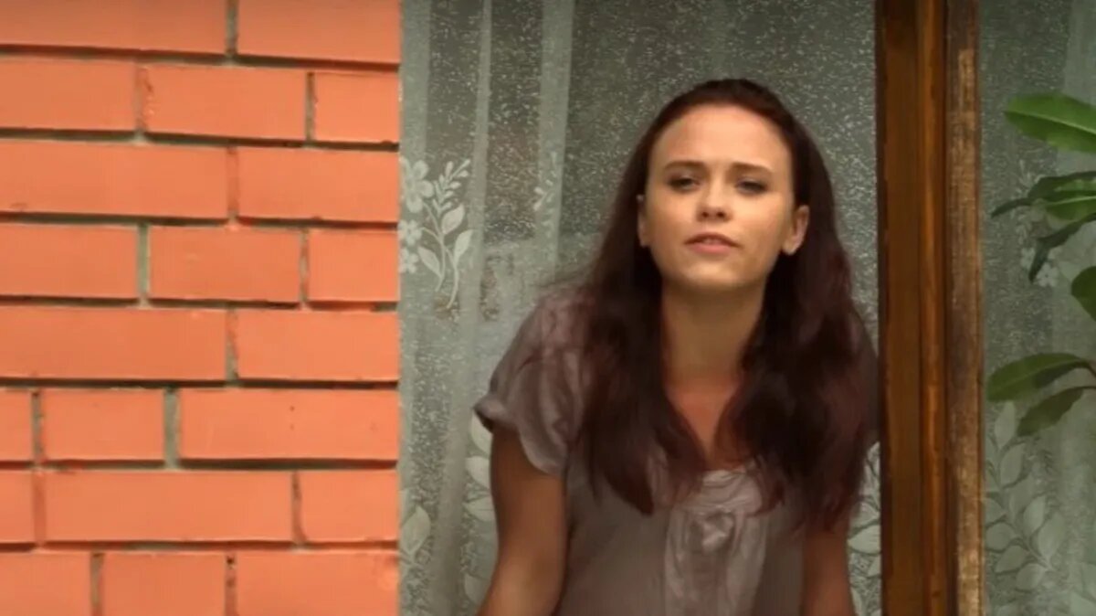 Звезда «Сватов» Анна Кошмал покинула любимую Украину. Поклонники назвали ее  «предательницей» | Весь Искитим | Дзен