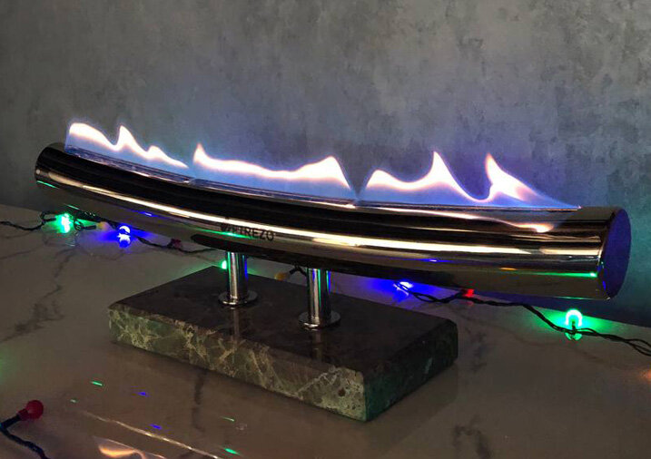 рис.2 - Биокамин Firezo Samurai в новогоднем интерьере