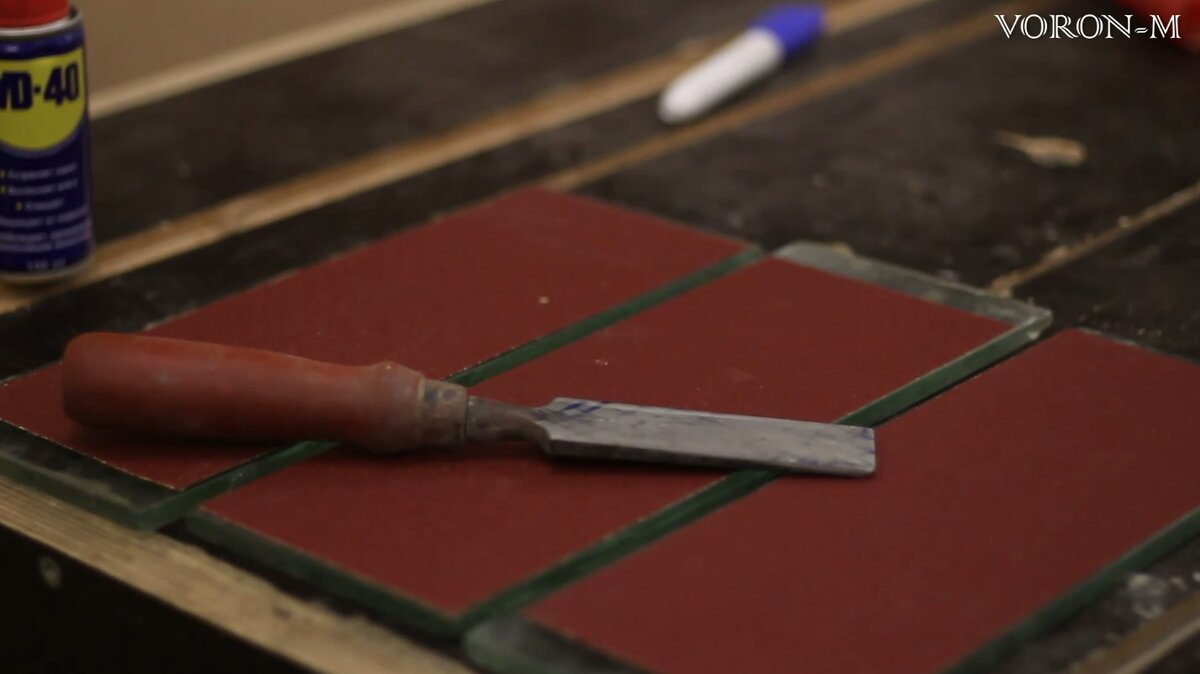 Наждачная бумага наклеенная на стекло. Отличный бюджетный способ заточки.