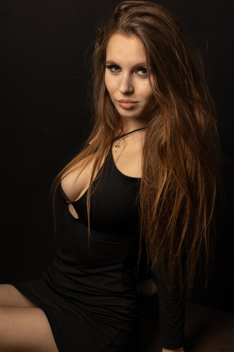Красивая девушка в чёрном платье | Охота на фото | Дзен
