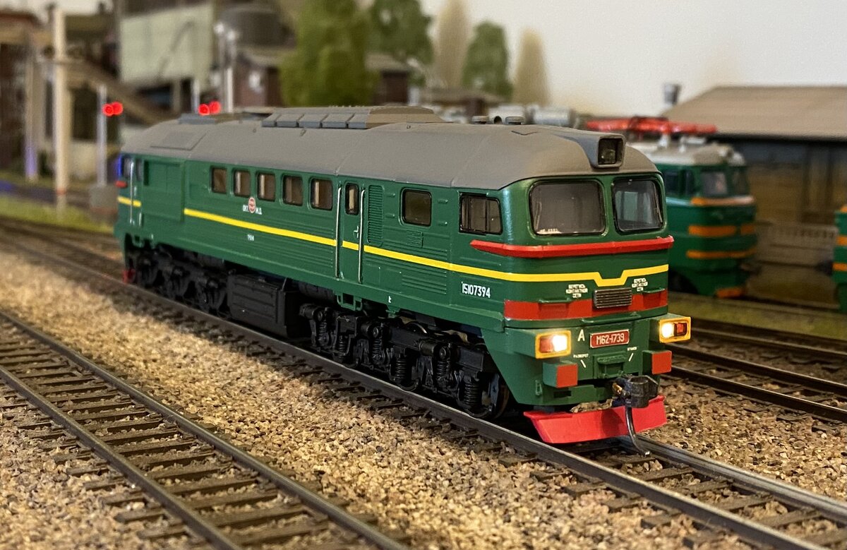 Модель ДМ62-1739 с включенными буферными фонарями, сторона А