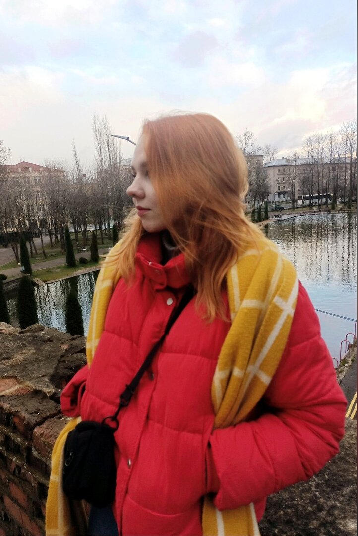 На фото не Клава) Как-то при мне друг брата обсуждал девушку, с которой познакомился, очень его смущало, что её зовут Клавой. Говорил, что ему даже стыдно её по имени называть.