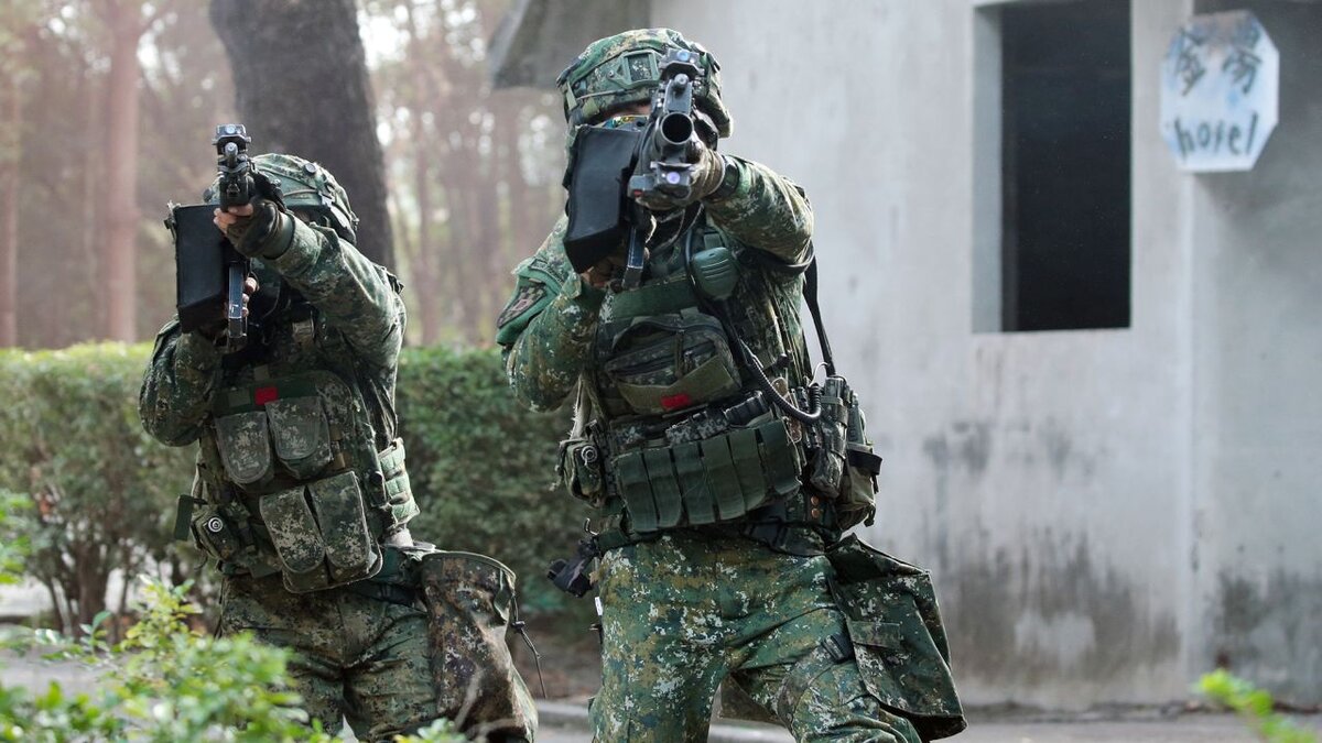 https://media.cnn.com/api/v1/images/stellar/prod/230113085415-04-taiwan-extends-mandatory-military-service.jpg?c=16x9&q=h_720,w_1280,c_fill