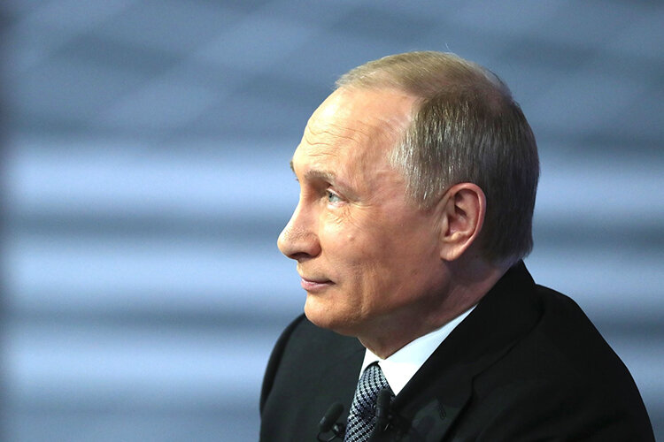   «Президент требует от чиновников выходить из зоны комфорта, заниматься не вразвалочку, а работать, хотя отмечу, что правительство Михаила Мишустина, наверное, одно из лучших на моей памяти» Фото: www.kremlin.ru