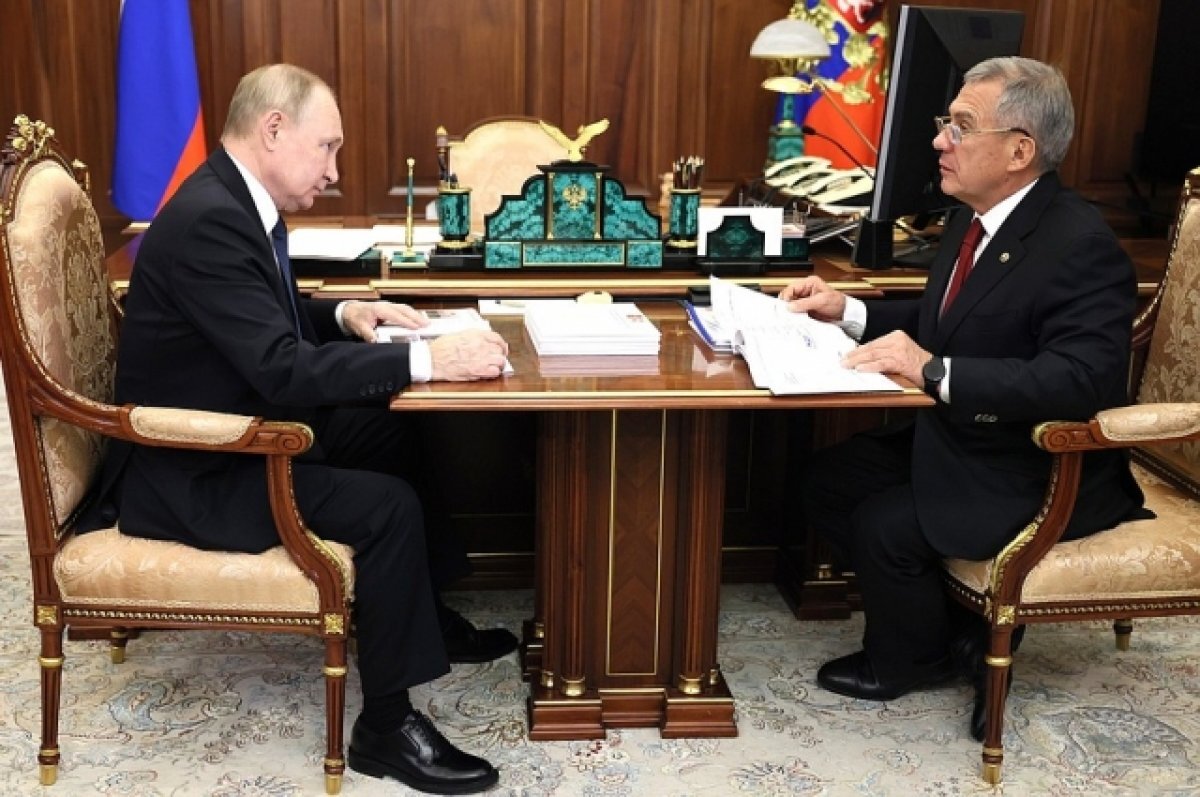    Путин поручил Минниханову не забывать о поддержке героев РФ в Татарстане