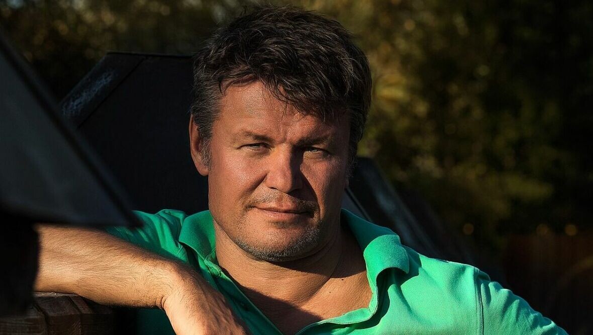     Олег Тактаров является одним из самых известных нижегородцев современности. Он прославился и как голливудская звезда, и как чемпион UFC. NewsNN пообщался с Тактаровым об актерском будущем, вероятности возвращения на ринг и политической карьере.