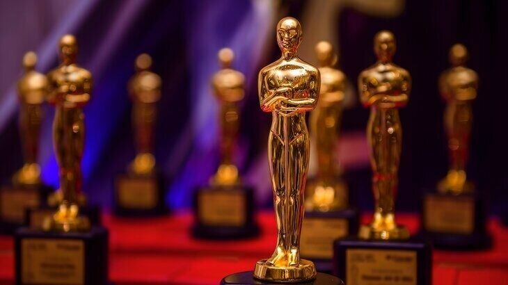     Американская академия кинематографических искусств объявила номинантов на премию «Оскар» в 2023 году. В числе претендентов на премию фильмы «Аватар: путь воды» Джеймса Кэмерона, «Фабельманы» Стивена Спилберга и «Банши Инишерина» Мартина МакДона.