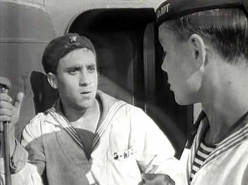     «Увольнение на берег» (1962 г.) снимали в Севастополе на крейсере «Кутузов», флагмане Черноморского флота. Фото: Кадр из фильма