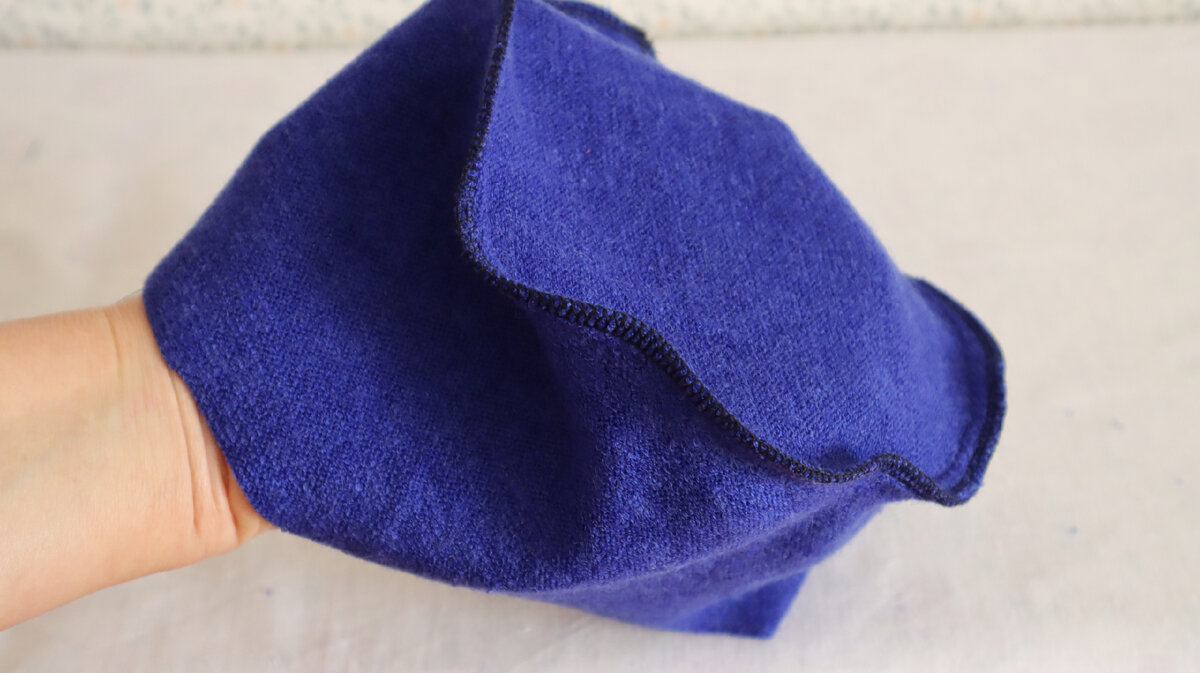 Сшила шапку, которая «сидит» на голове идеально, благодаря удачной ...