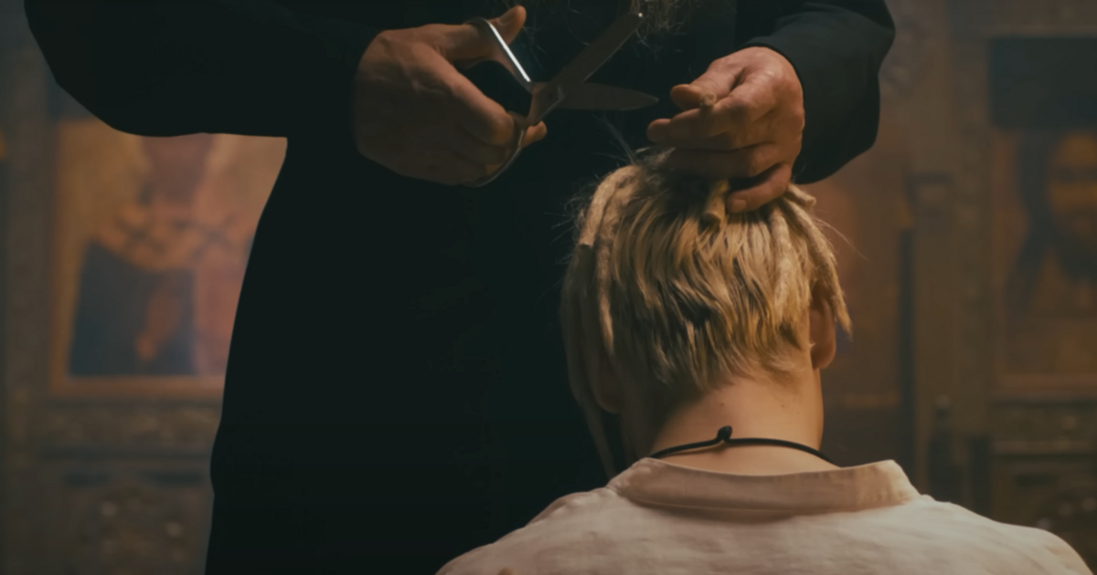 шаман новая прическа. шаман певец новая прическа. новый певец с дредами. шаман певец 2023. шаман подстригся дреды.