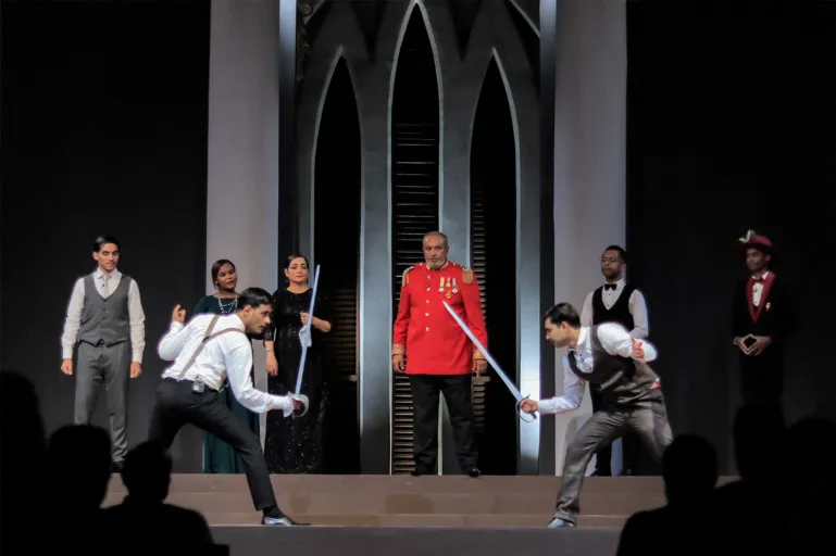 Йемен, известный своим богатым культурным наследием, имеет долгую историю исполнения Шекспира на арабском языке, насчитывающую более века