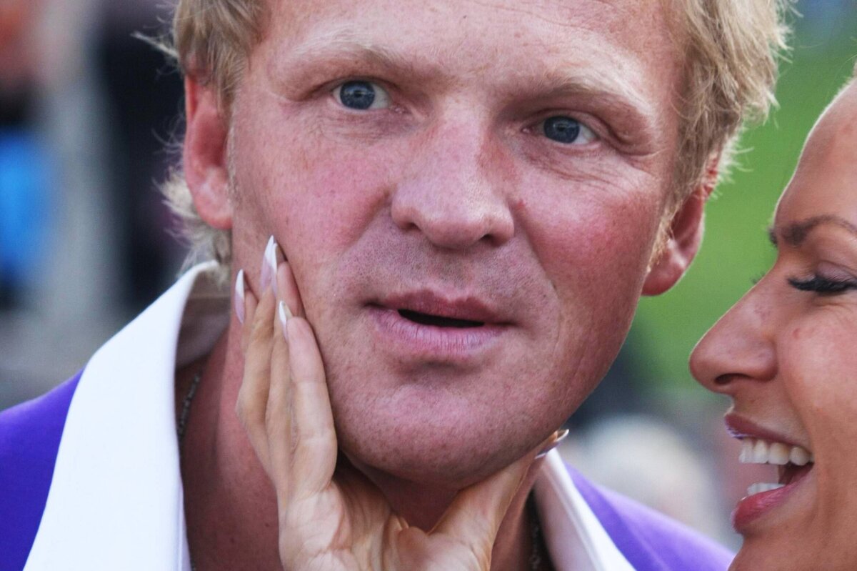     Юмориста Сергея Писаренко вырезали из шоу «Три аккорда» на Первом канале