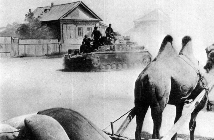 Танки наступающей на Сталинград немецкой 4-й танковой армии после форсирования реки Сал — левого притока Дона.Источник: waralbum.ru 