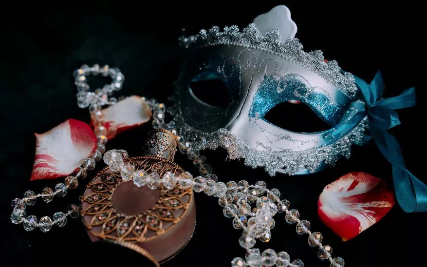    Гороскоп на день: 3 февраля Весам не стоит бояться экспериментов, а Скорпионы смогут сорить деньгами